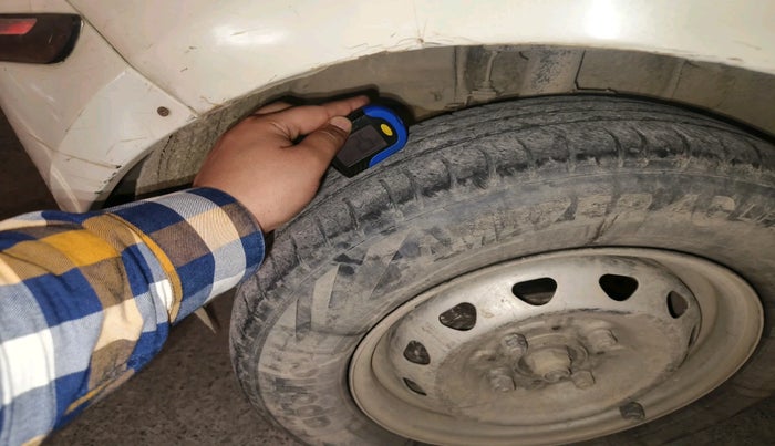 2016 Tata Tiago XM (O) PETROL, CNG, Manual, 1,31,943 km, tyre