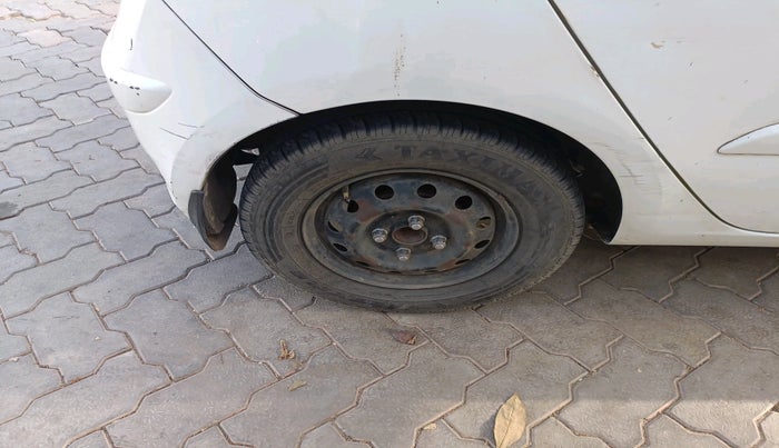 2012 Hyundai i10 SPORTZ 1.2 AT, CNG, Automatic, 84,332 km, tyre