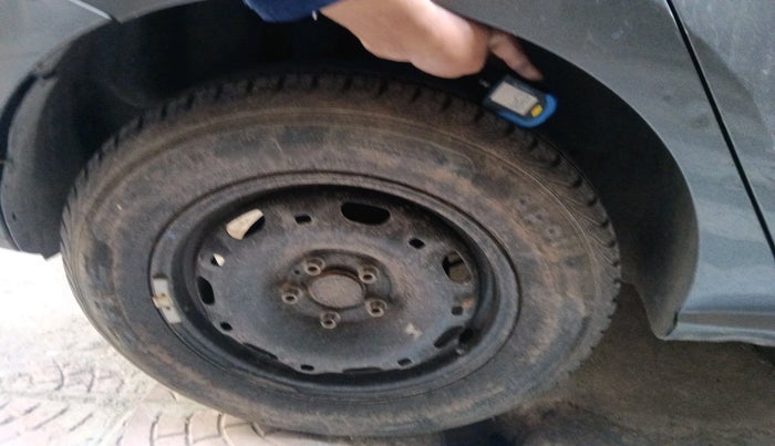 2011 Volkswagen Polo HIGHLINE1.2L, Petrol, Manual, 83,798 km, tyre