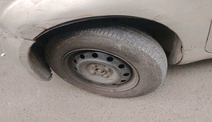 2012 Maruti Ritz VXI, Petrol, Manual, 1,14,646 km, tyre