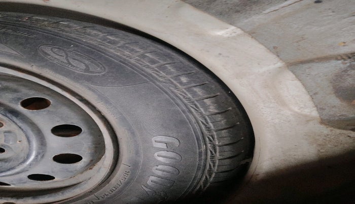 2012 Maruti Ritz VXI, Petrol, Manual, 1,14,646 km, tyre