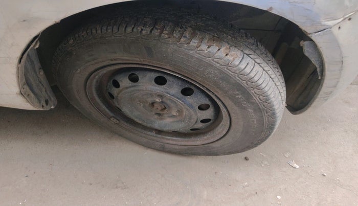 2012 Maruti Ritz VXI, Petrol, Manual, 1,14,646 km, tyre