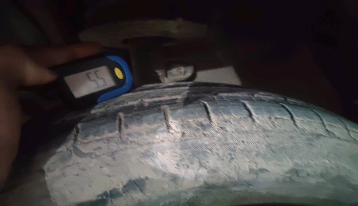 2017 Mahindra Kuv100 K6 PLUS 6 STR, Petrol, Manual, 87,603 km, tyre