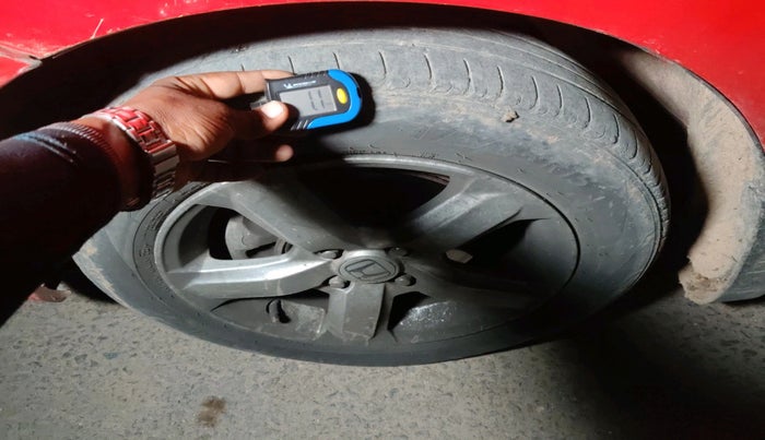 2012 Honda Jazz 1.2 L I-VTEC SELECT, CNG, Manual, 1,45,666 km, tyre