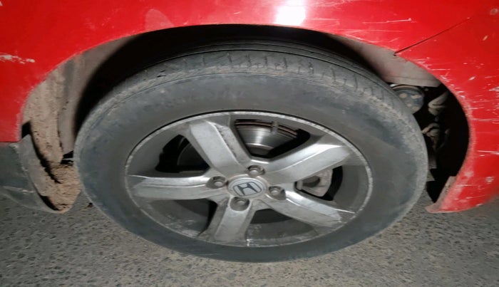 2012 Honda Jazz 1.2 L I-VTEC SELECT, CNG, Manual, 1,45,666 km, tyre