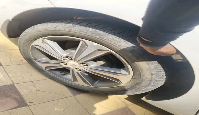 2019 Hyundai Verna 1.6 VTVT SX O, Petrol, Manual, 22,834 km, tyre