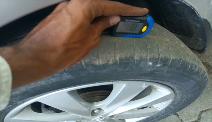 2012 Hyundai Verna FLUIDIC 1.6 VTVT SX, Petrol, Manual, 68,706 km, tyre