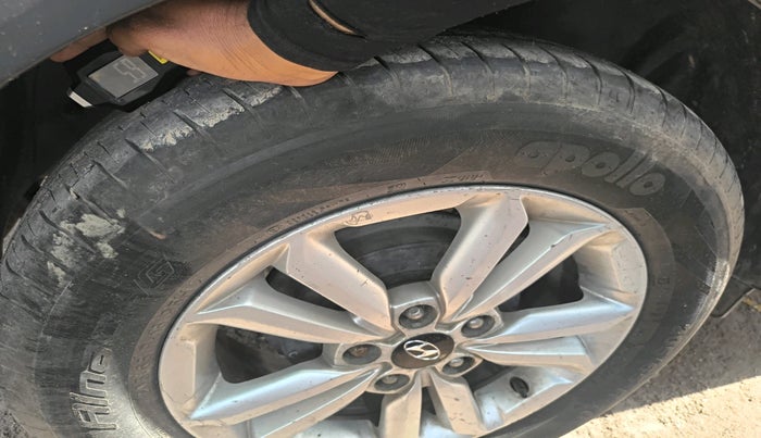 2017 Hyundai Creta SX PLUS 1.6 PETROL, Petrol, Manual, 69,959 km, tyre