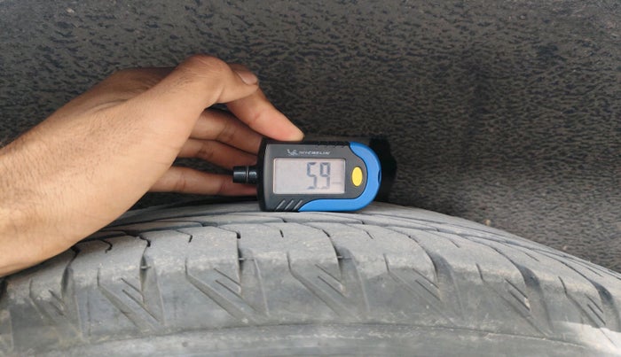 2014 Audi Q5 2.0 TDI PREMIUM PLUS, Diesel, Automatic, 1,60,582 km, tyre