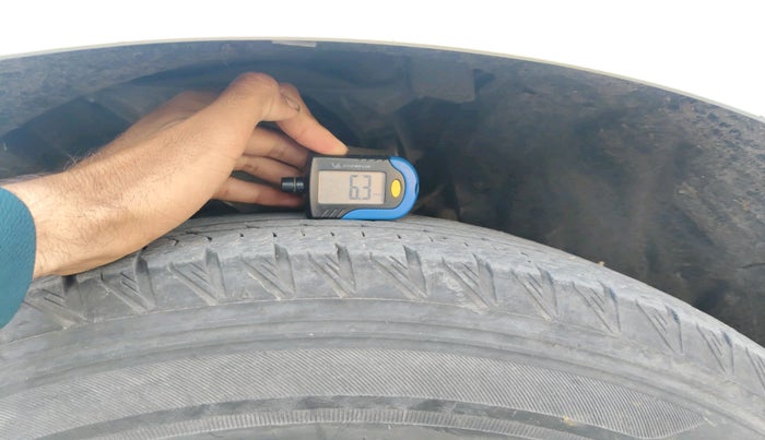 2014 Audi Q5 2.0 TDI PREMIUM PLUS, Diesel, Automatic, 1,60,582 km, tyre