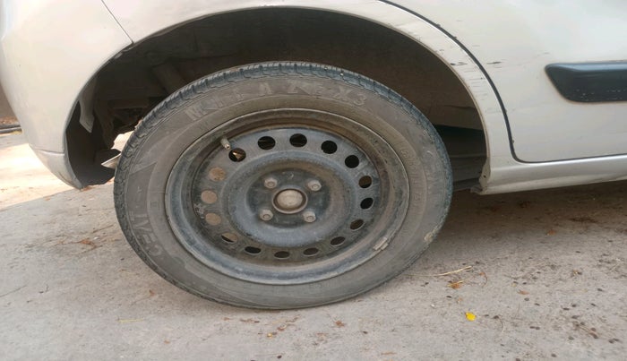 2011 Maruti Wagon R 1.0 VXI, Petrol, Manual, 1,05,255 km, tyre