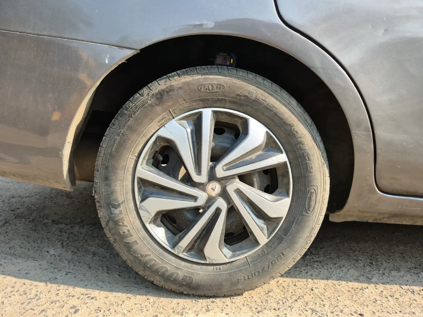 2015 Nissan Sunny XL DIESEL, Diesel, Manual, 59,199 km, tyre