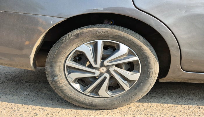 2015 Nissan Sunny XL DIESEL, Diesel, Manual, 59,199 km, tyre