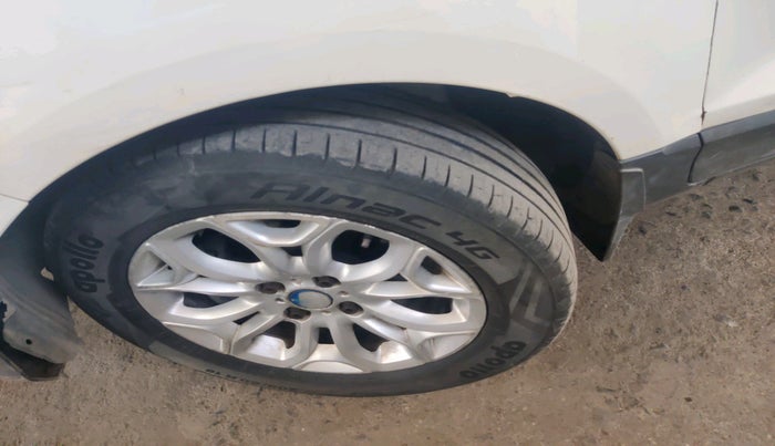 2014 Ford Ecosport TITANIUM 1.5L DIESEL, Diesel, Manual, 1,10,146 km, tyre