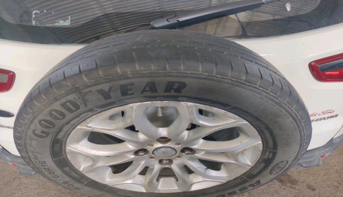 2014 Ford Ecosport TITANIUM 1.5L DIESEL, Diesel, Manual, 1,10,146 km, tyre