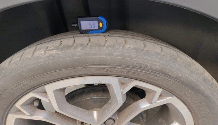 2022 Skoda KUSHAQ STYLE 1.0L TSI AT, Petrol, Automatic, 31,047 km, tyre