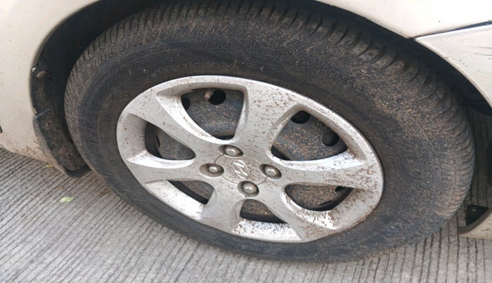 2011 Hyundai Verna FLUIDIC 1.6 VTVT EX, Petrol, Manual, 65,298 km, tyre