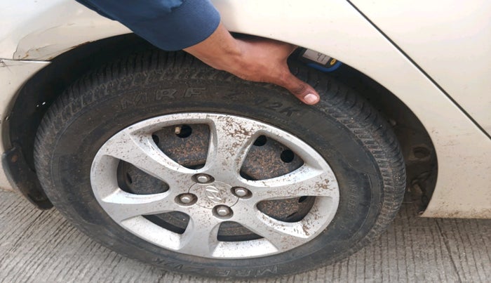 2011 Hyundai Verna FLUIDIC 1.6 VTVT EX, Petrol, Manual, 65,298 km, tyre