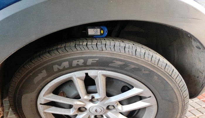 2022 Renault TRIBER RXT AMT, Petrol, Automatic, 30,015 km, tyre