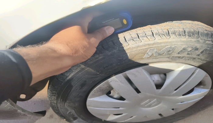 2011 Maruti Alto LXI, CNG, Manual, 1,42,972 km, tyre