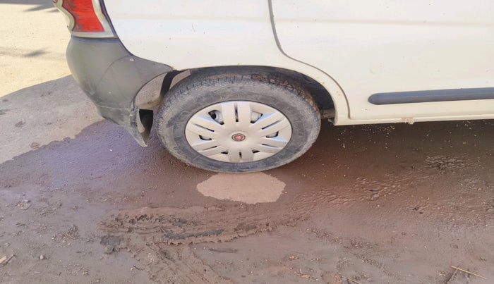 2011 Maruti Alto LXI, CNG, Manual, 1,42,972 km, tyre