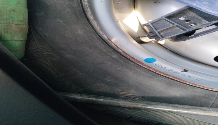 2018 Maruti Wagon R 1.0 LXI CNG, CNG, Manual, 68,752 km, tyre