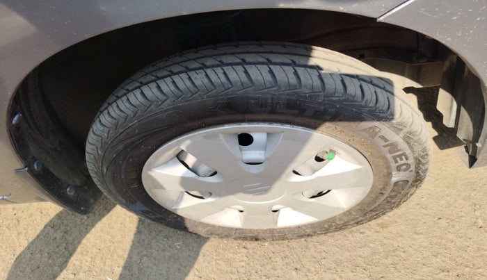 2018 Maruti Wagon R 1.0 LXI CNG, CNG, Manual, 68,752 km, tyre