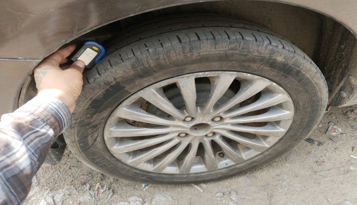 2015 Maruti Ciaz ZDI+ SHVS, Diesel, Manual, 1,29,708 km, tyre