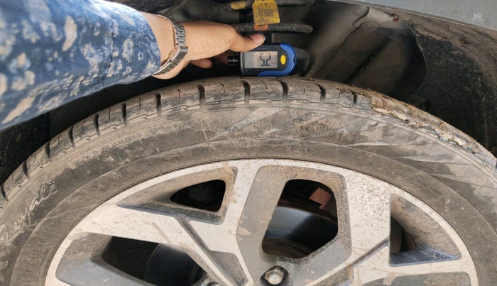 2024 KIA SELTOS  HTX 1.5 PETROL MT, Petrol, Manual, 13,921 km, tyre