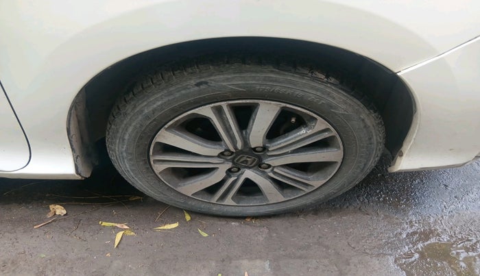 2019 Honda City 1.5L I-VTE V CVT, Petrol, Automatic, 1,08,133 km, tyre