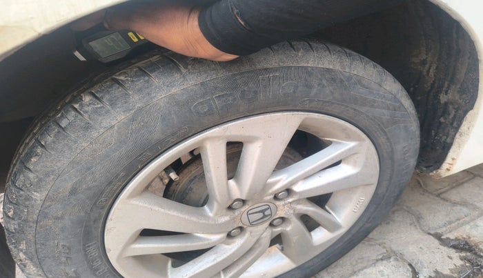 2015 Honda Jazz 1.5L I-DTEC V, Diesel, Manual, 1,04,998 km, tyre