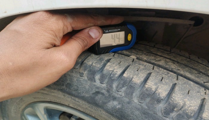 2022 Maruti Swift ZXI AMT, Petrol, Automatic, 32,811 km, tyre