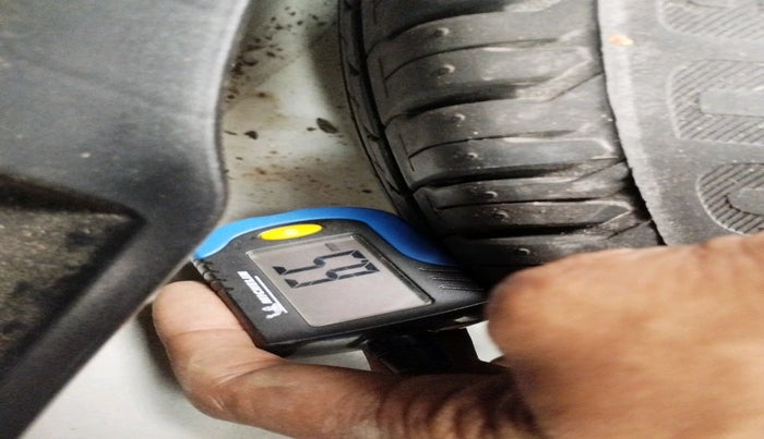 2022 Maruti Swift ZXI AMT, Petrol, Automatic, 32,811 km, tyre