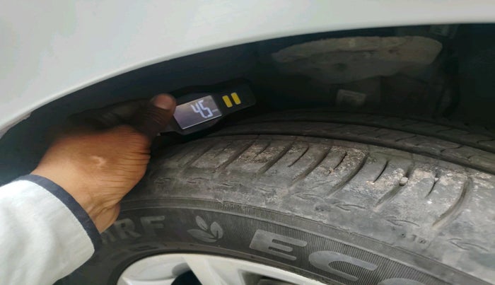 2022 Skoda SLAVIA AMBITION 1.0L TSI MT, Petrol, Manual, 25,020 km, tyre