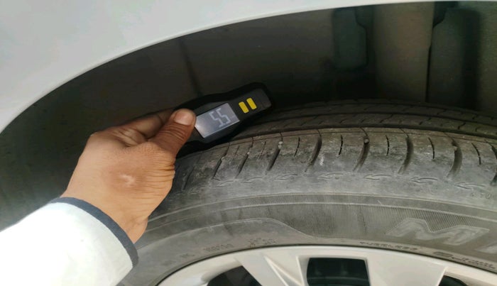 2022 Skoda SLAVIA AMBITION 1.0L TSI MT, Petrol, Manual, 25,020 km, tyre