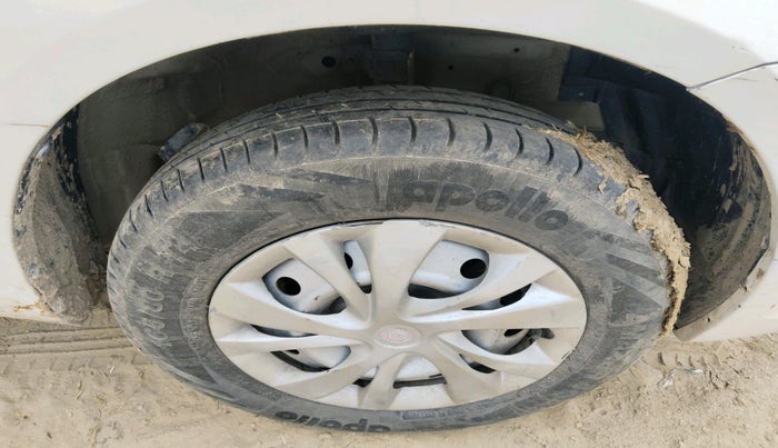 2017 Maruti Swift Dzire LDI, Diesel, Manual, 99,787 km, tyre