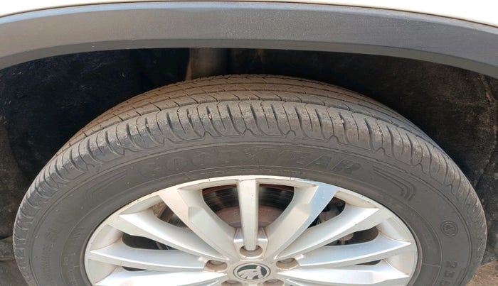 2019 Skoda Kodiaq L&K 2.0 TDI 4X4 AT, Diesel, Automatic, 1,59,430 km, tyre