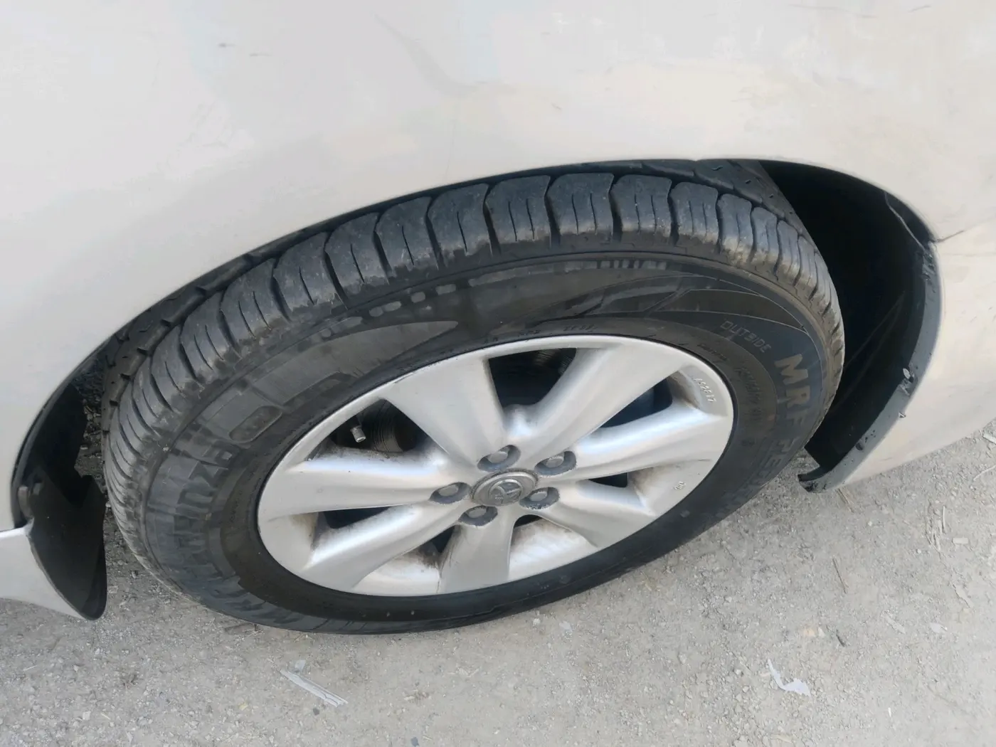 2011 Toyota Corolla Altis G PETROL, Petrol, Manual, 90,802 km, tyre