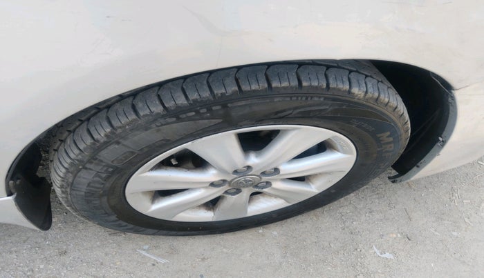 2011 Toyota Corolla Altis G PETROL, Petrol, Manual, 90,802 km, tyre