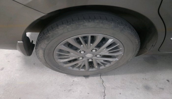 2019 Maruti Ertiga ZXI AT SHVS, CNG, Automatic, 35,699 km, tyre