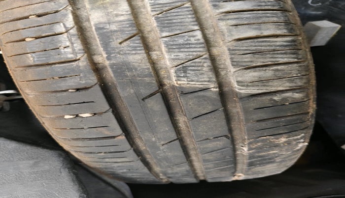 2016 Maruti Ciaz ZDI SHVS, Diesel, Manual, 97,630 km, tyre