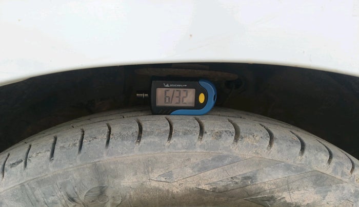 2019 Maruti Swift VXI, Petrol, Manual, 75,548 km, tyre