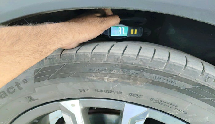 2024 Mahindra XUV700 AX 7 LUXURY D AWD AT 7 STR, Diesel, Automatic, 37,031 km, tyre