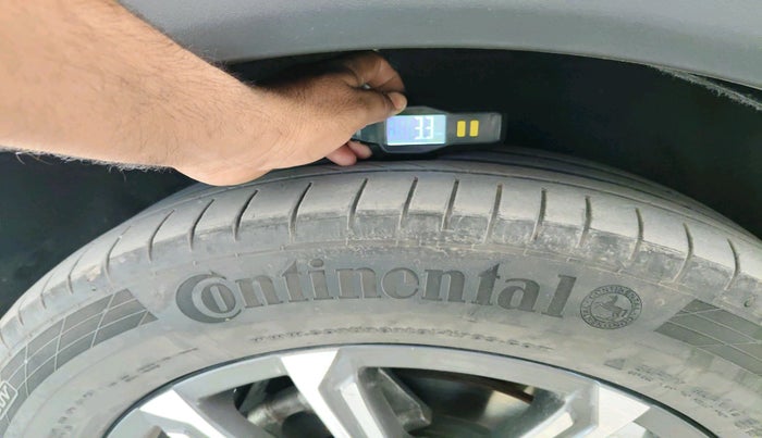 2024 Mahindra XUV700 AX 7 LUXURY D AWD AT 7 STR, Diesel, Automatic, 37,031 km, tyre