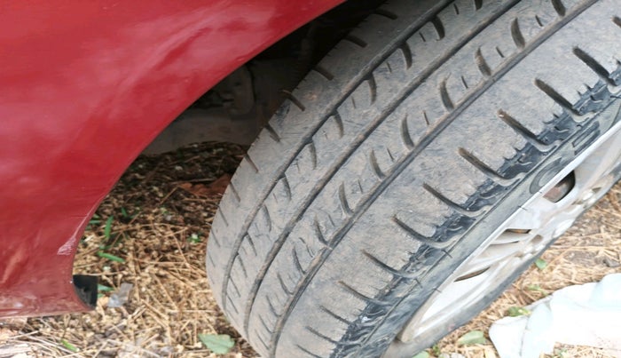 2011 Hyundai Santro Xing GLS, CNG, Manual, 1,59,430 km, tyre