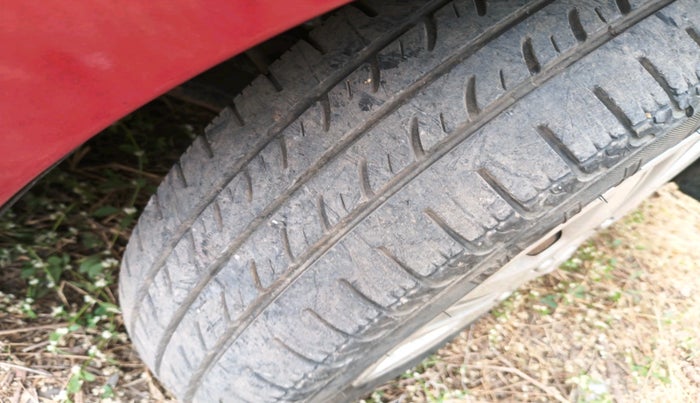 2011 Hyundai Santro Xing GLS, CNG, Manual, 1,59,430 km, tyre