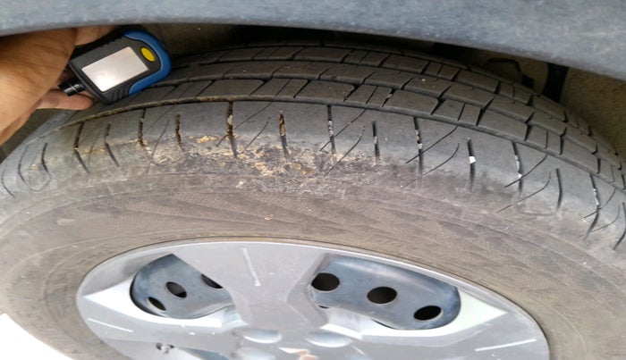 2023 Mahindra XUV400 EC 3.3 KW, Electric, Automatic, 74,872 km, tyre