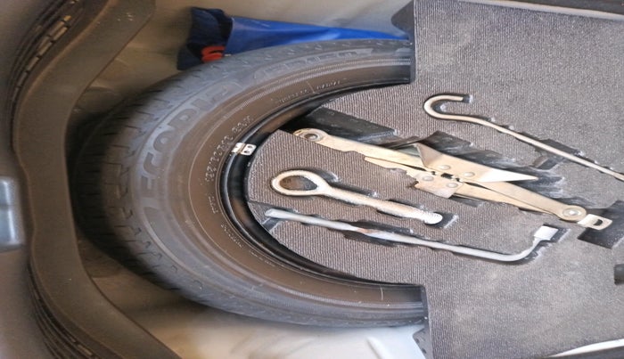 2021 Honda WR-V 1.2L I-VTEC VX MT, Petrol, Manual, 31,105 km, tyre