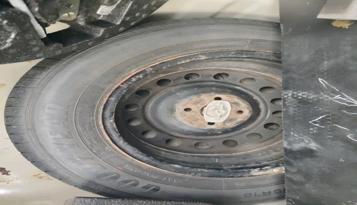 2015 Maruti Ciaz VXI+, Petrol, Manual, 31,313 km, tyre