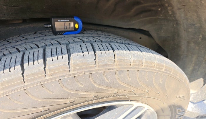 2018 Toyota Fortuner 2.8 4X2 AT, Diesel, Automatic, 1,13,688 km, tyre